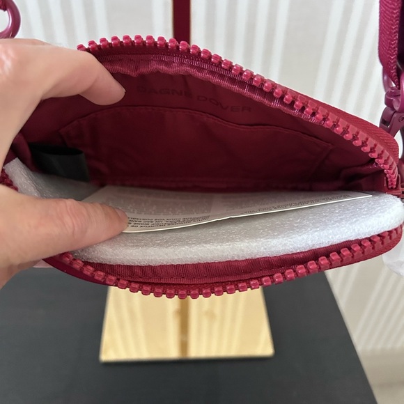 SEPHORA X DAGNE DOVER Limited Edition Mara Phone Sling, Spice Adjustable - Picture 9 of 9